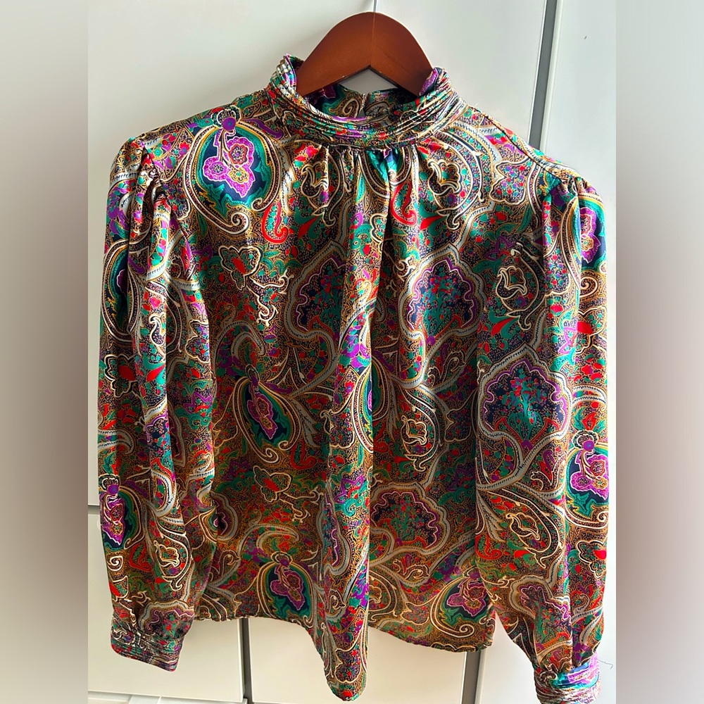 Vintage High-Neck Blouse with Covered Buttons!